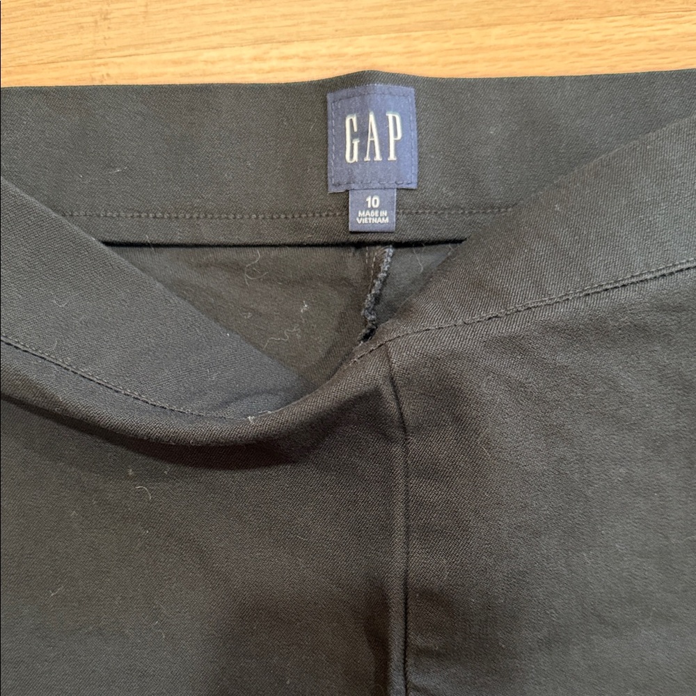 Gap Women’s Classic Black Pixie Pants - image 2